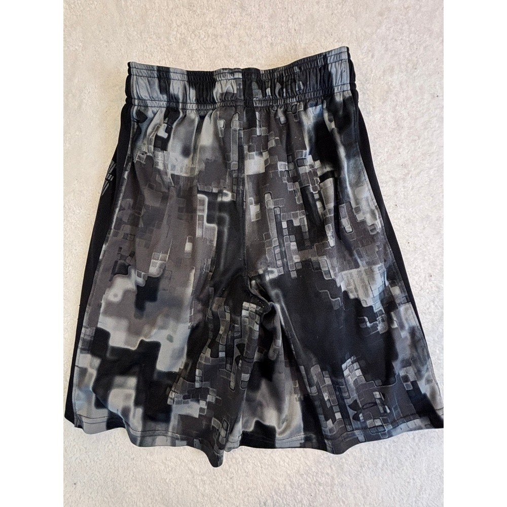 Under Armour Boys Digital Camo Athletic Shorts Black Grey YSM Loose Fit - Picture 4 of 4